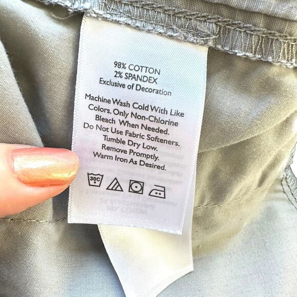 Eddie Bauer Slightly Curvy Short Womens 8 Grey Cargo Pockets Mid Rise Stretch - Picture 8 of 9